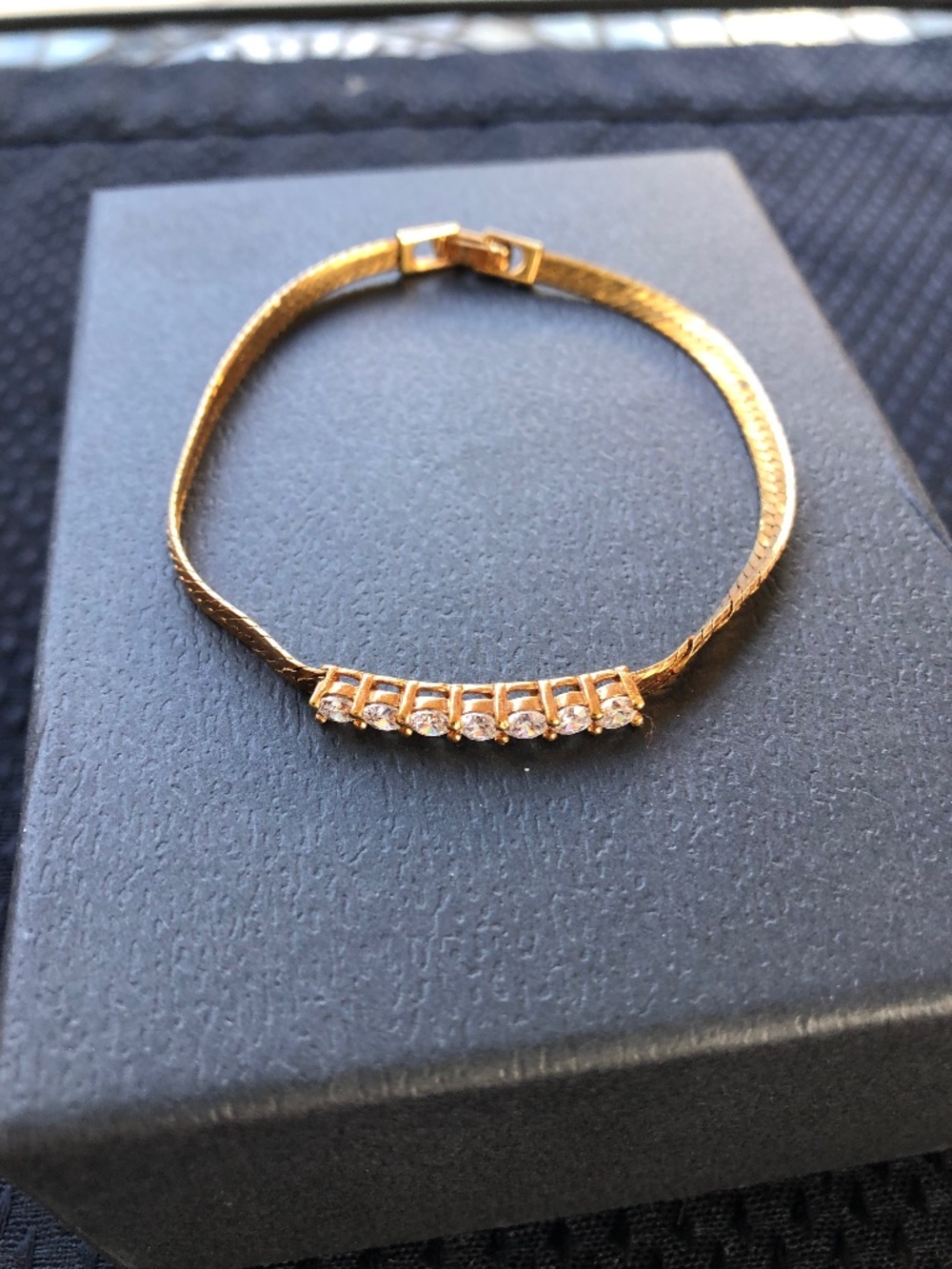 VINTAGE AVON GOLDEN RHINESTONE BRACELET